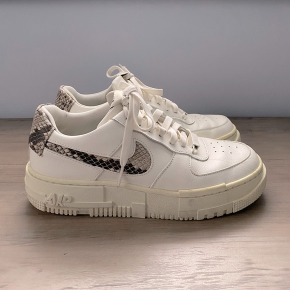 nike af1 pixel snakeskin